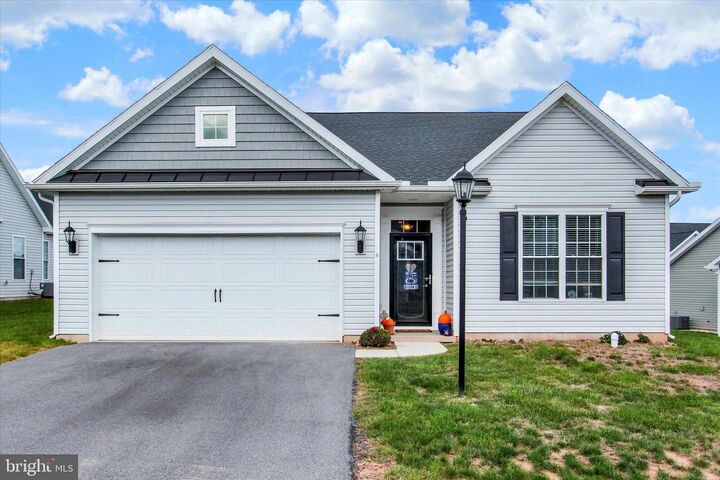 8 Osprey Court  Gettysburg PA 17325 photo