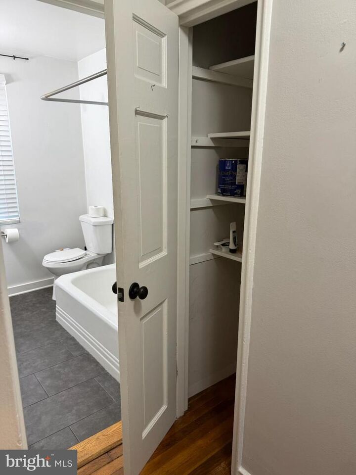 Property Photo:  117 E Glebe Road B  VA 22305 