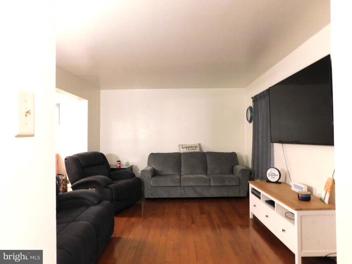 Property Photo: 7 Hawthorn Way NJ 08312