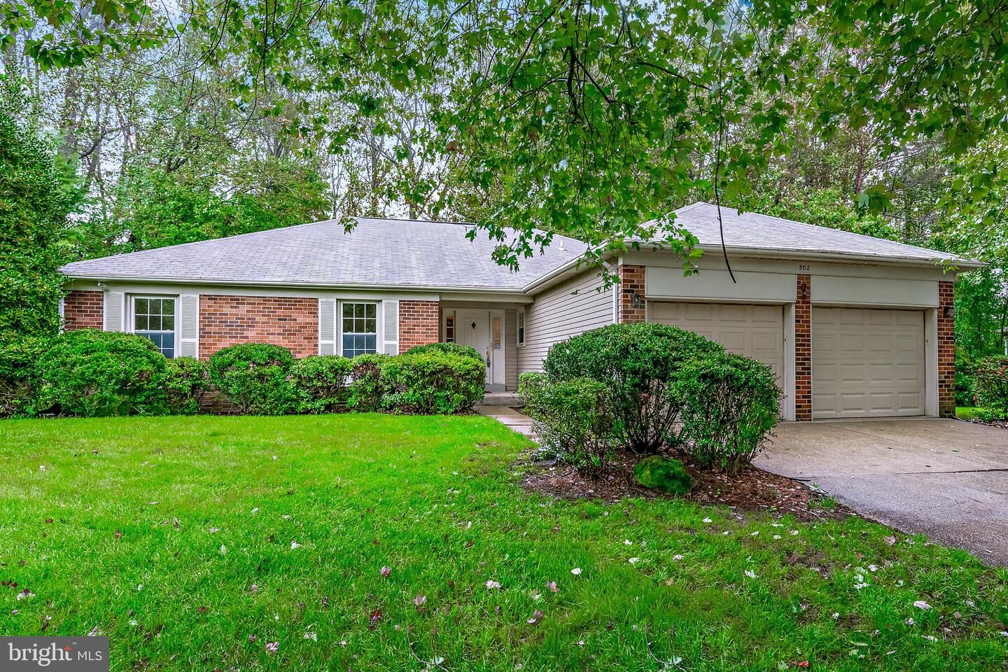Property Photo: 802 Bridgeport Way MD 21401