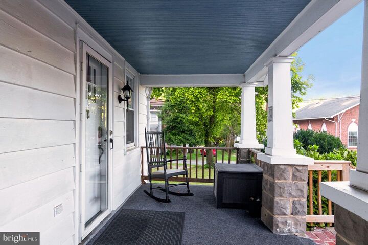 Property Photo: 204 Ellicott Street VA 22125