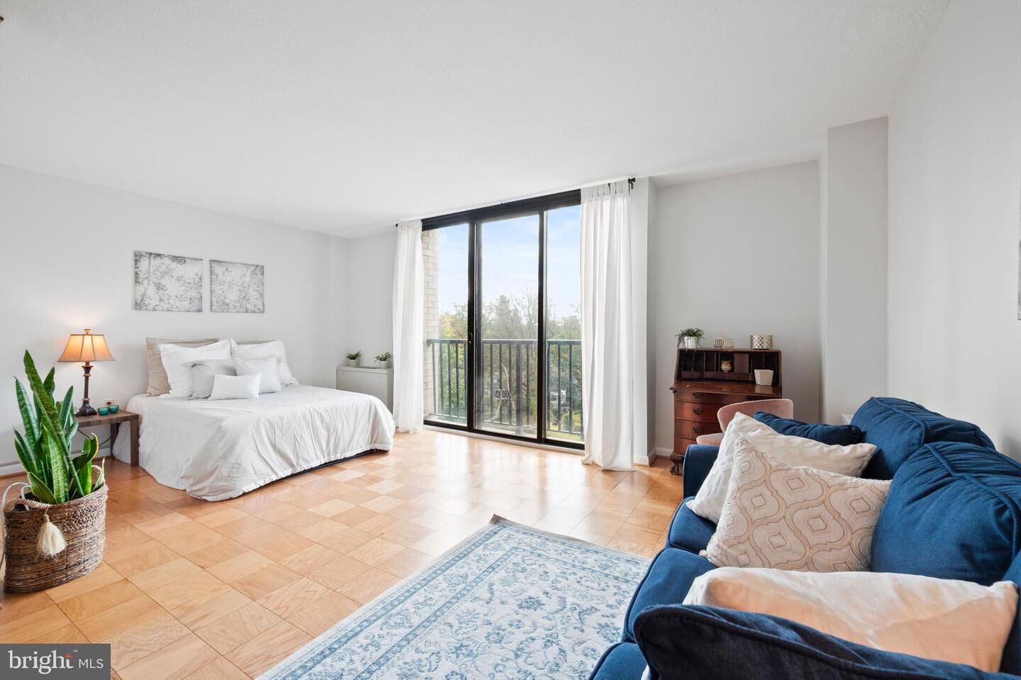 Property Photo: 4242 E West Highway 617 MD 20815