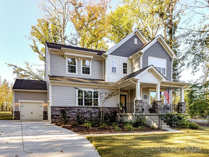 Property Photo: 14002 Autumn Glory Drive NC 28227