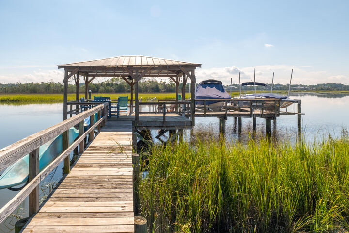 Property Photo:  1017 Rivershore Road  SC 29492 