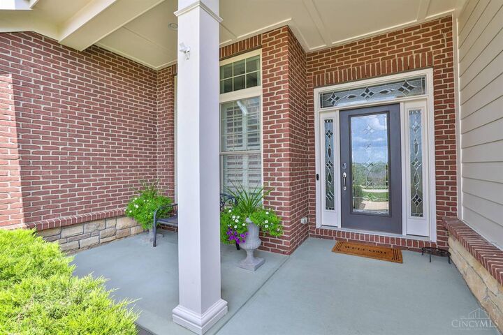 Property Photo: 458 Maple Ridge Court OH 45244