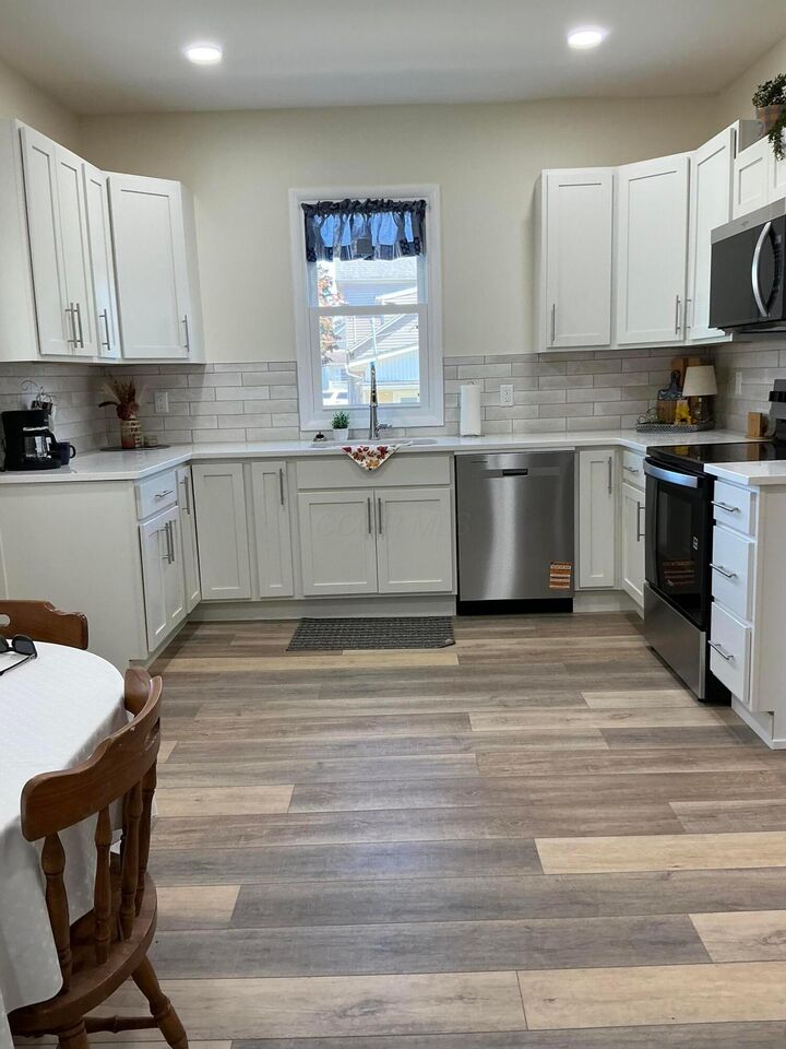 Property Photo: 452 Walnut Lane OH 43055