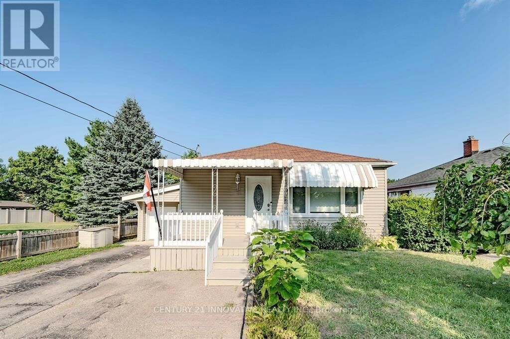 Property Photo: 70 St Clair Avenue ON N2M 3Z4