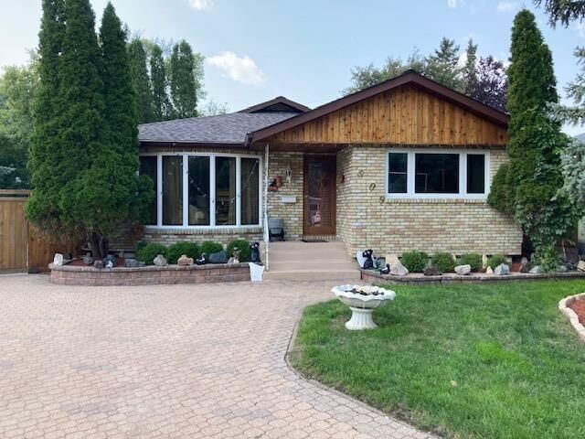 909 Wicklow Place  Winnipeg MB R3T 0J1 photo