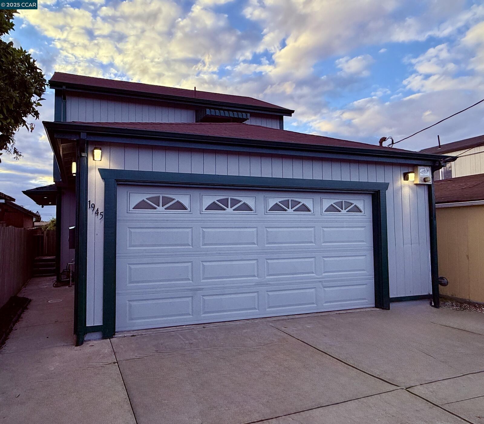 Property Photo: 1945 21st St CA 94806