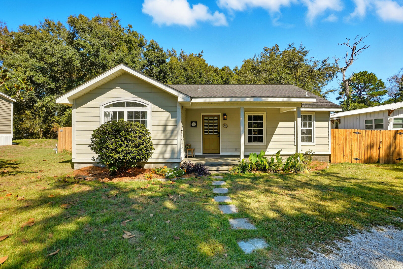 Property Photo:  75 Palmetto Avenue  FL 32439 