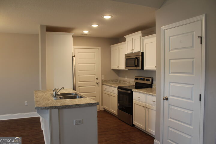 Property Photo: 7040 White Pine Avenue GA 30458