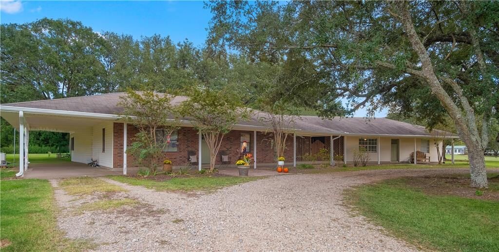 Property Photo:  590 Downs Lane  LA 71303 