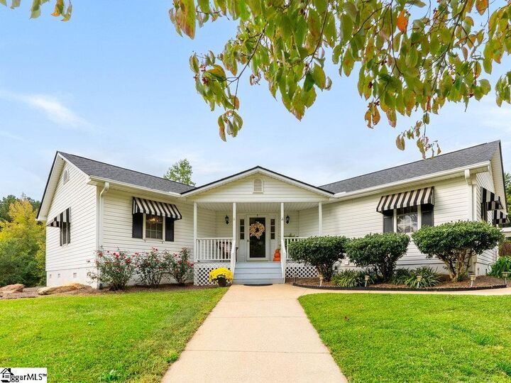Property Photo: 620 Oak Grove Road SC 29356