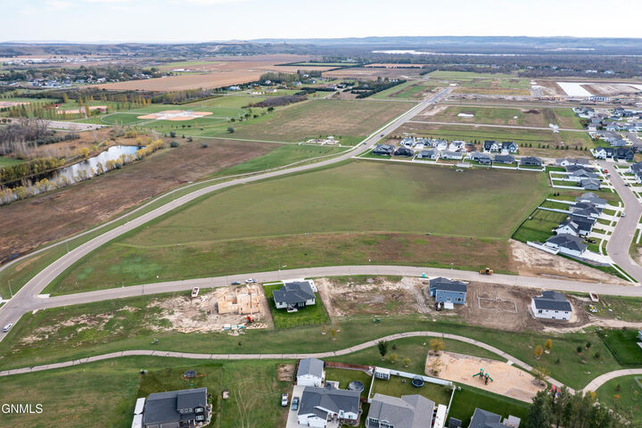 Property Photo: 327 Kamrose Drive ND 58504