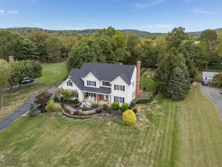 Property Photo:  6 Cheshire Ct  NJ 08833 