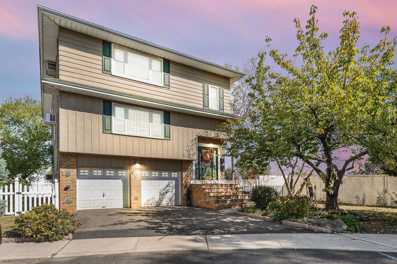 Property Photo:  22 Acorn Rd  NJ 07094 