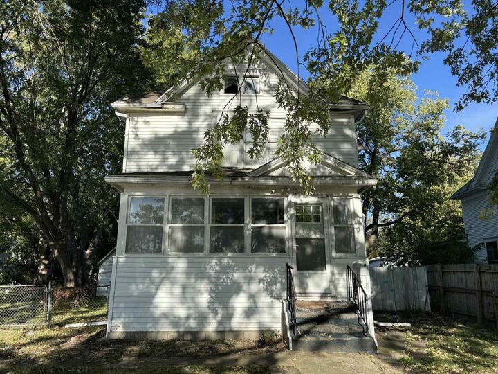 726 W 2nd Street  Waterloo IA 50702 photo