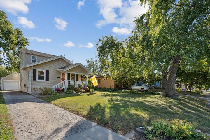 Property Photo: 1541 44th Street IA 50311