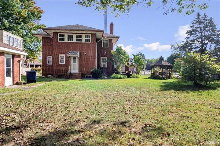 Property Photo: 515 S Main Street IN 47670