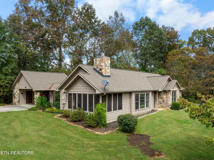 Property Photo: 1868 S Delozier Rd TN 37865