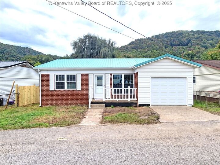 1011 Kanawha Street  Hansford WV 25103 photo