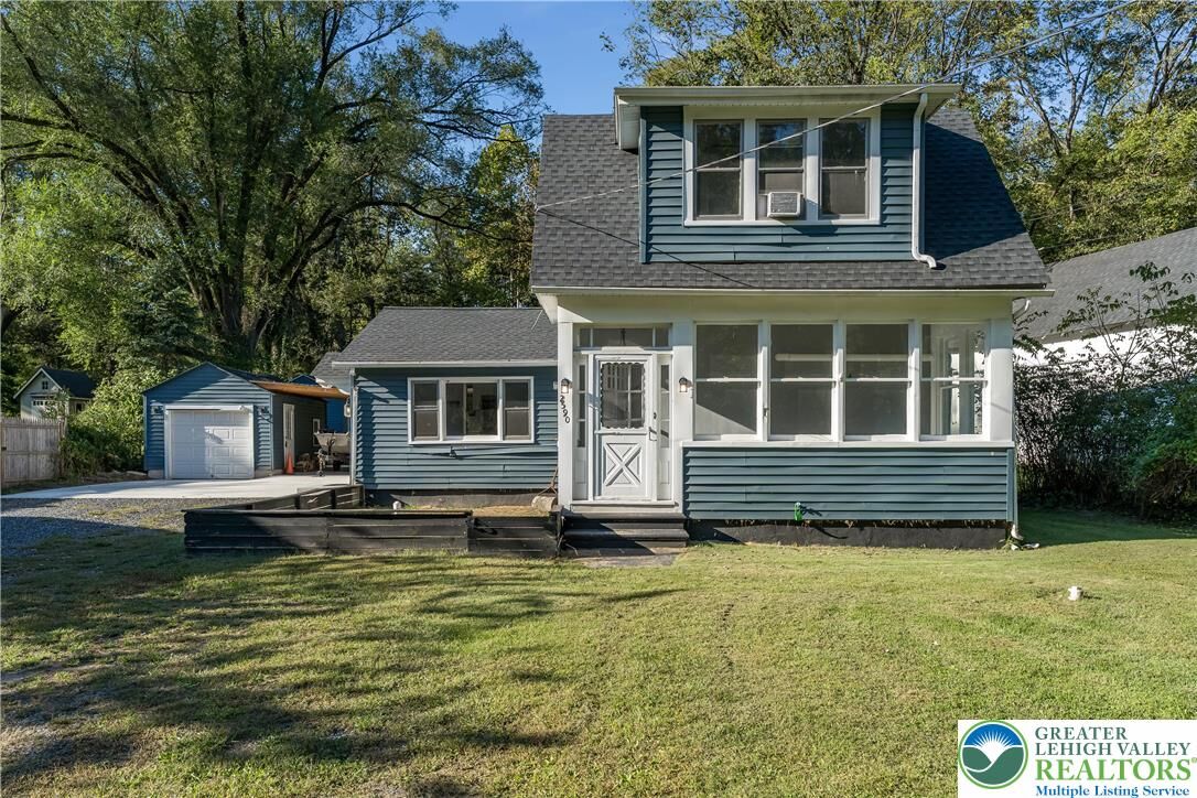 Property Photo: 2590 S Delaware Drive PA 18042
