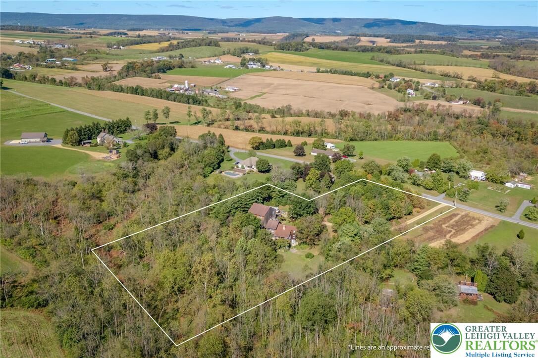 Property Photo: 32 Farview Road PA 19526