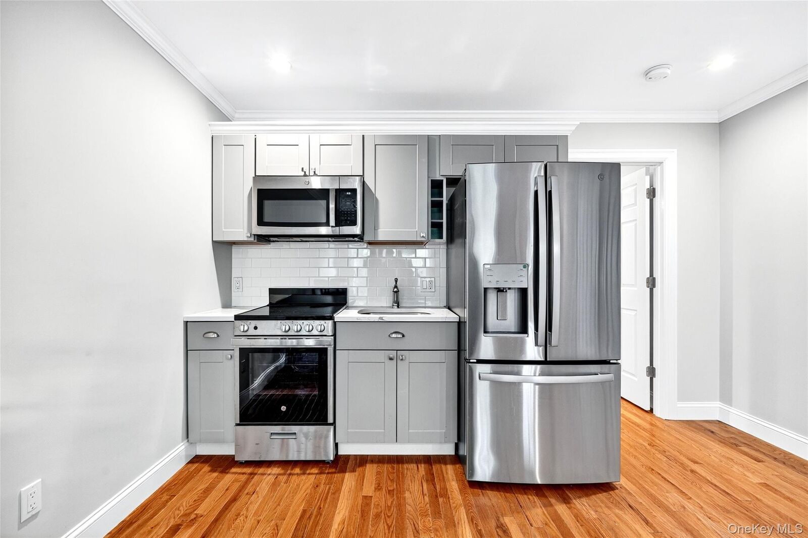 Property Photo: 24 Wappanocca Avenue I NY 10580