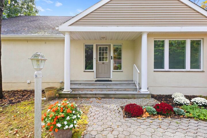 Property Photo:  19 Rockledge Road  NY 10536 
