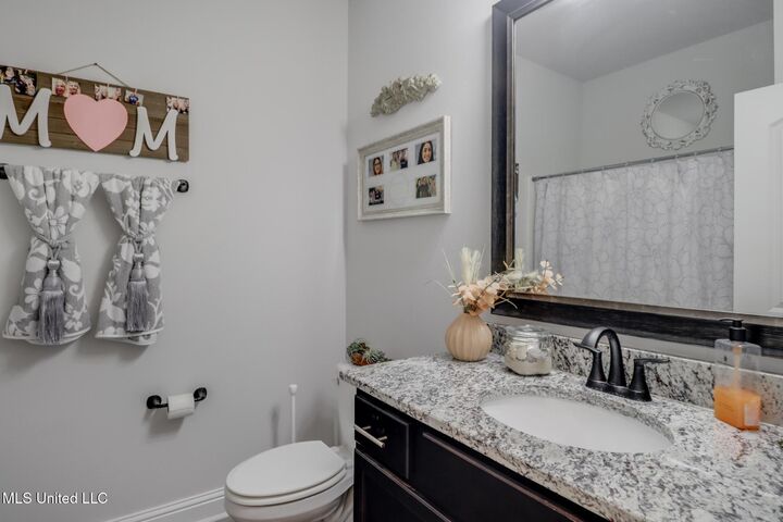 Property Photo: 820 Leeward Road MS 39532