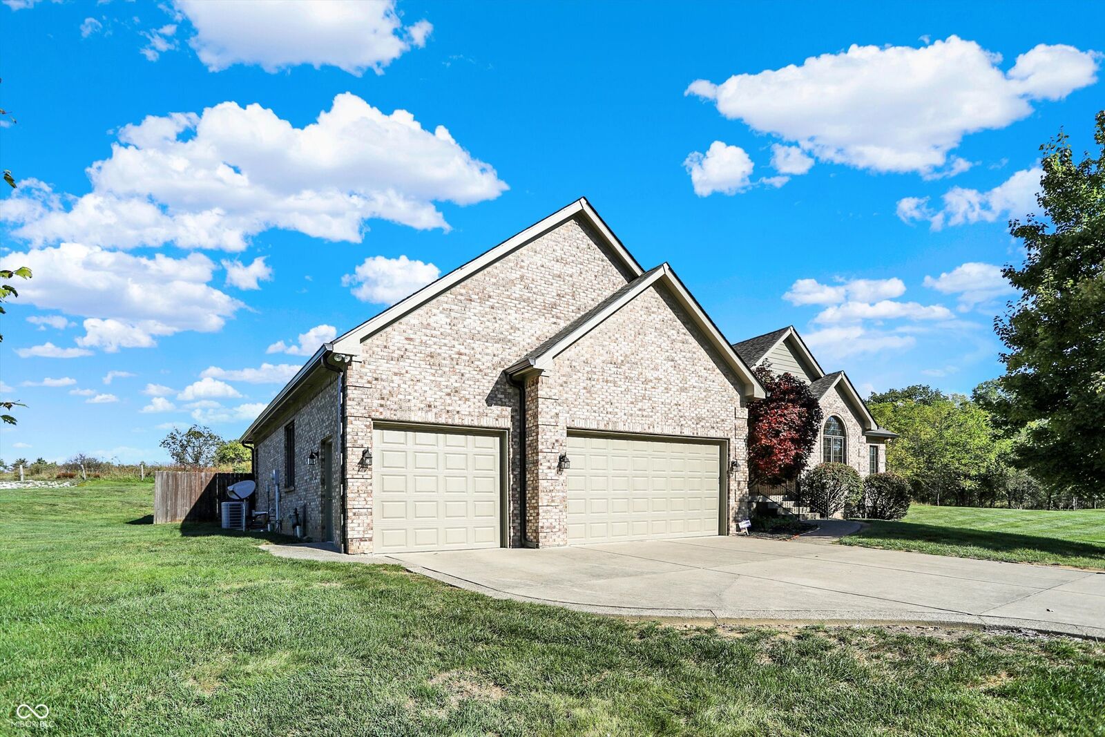 Property Photo: 6750 E Rolling Valley Court IN 46158