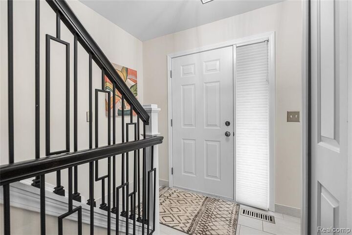 Property Photo:  1476 E Oakbrook  MI 48307 1126