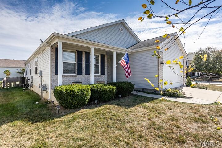 6801 Scenic Byways Lane  Godfrey IL 62035 photo