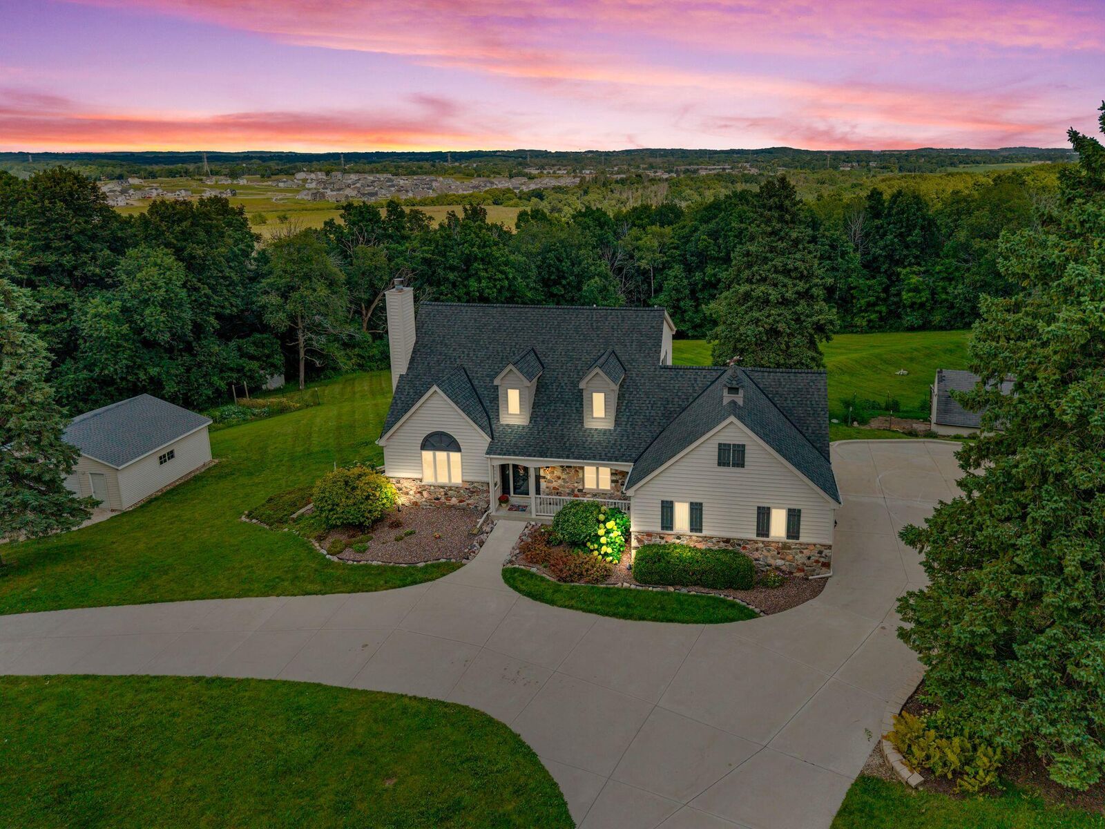 Property Photo:  W259n6154 Mary Hill Rd  WI 53089 