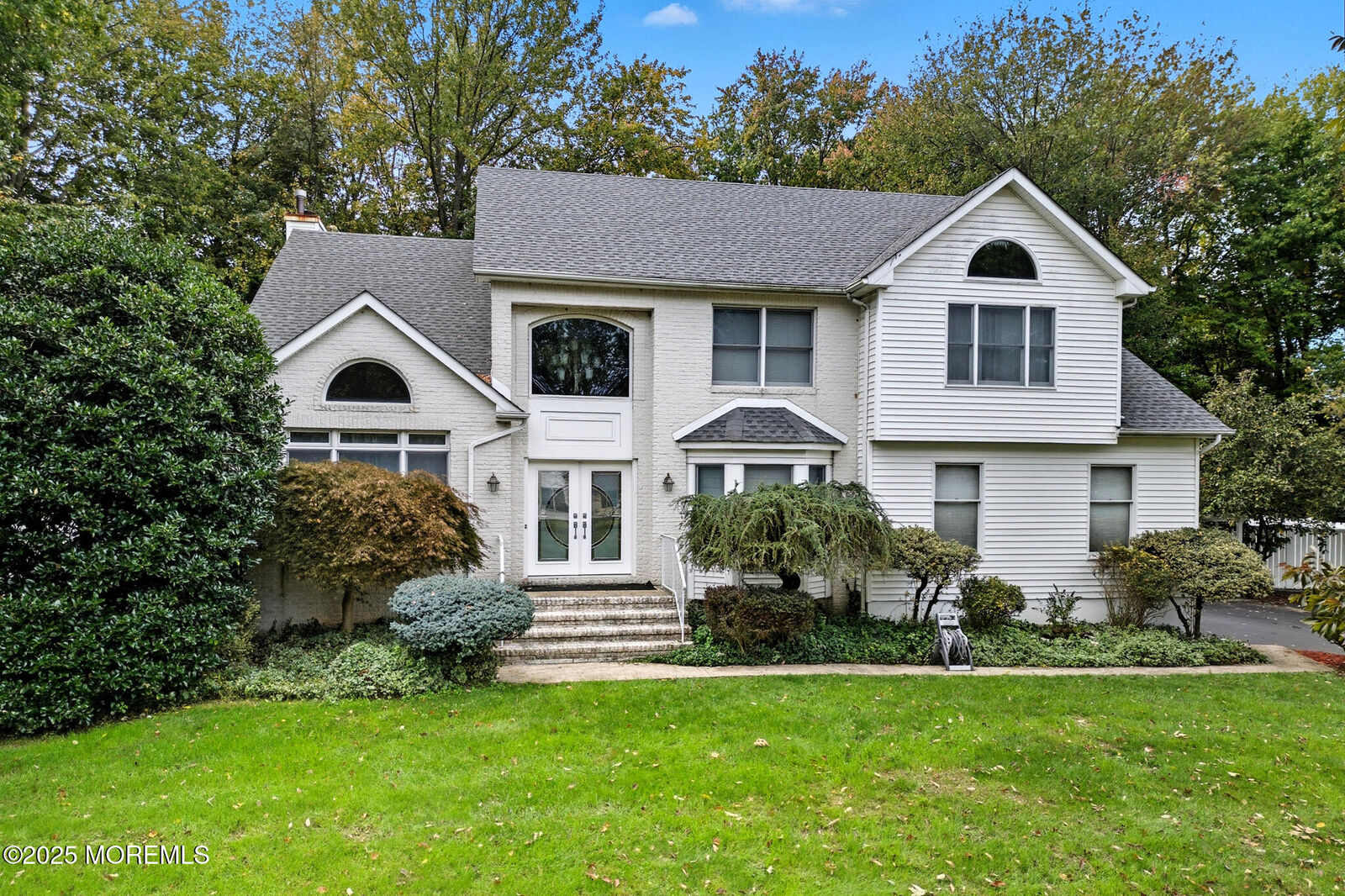 Property Photo:  2 Guinevere Road  NJ 08831 