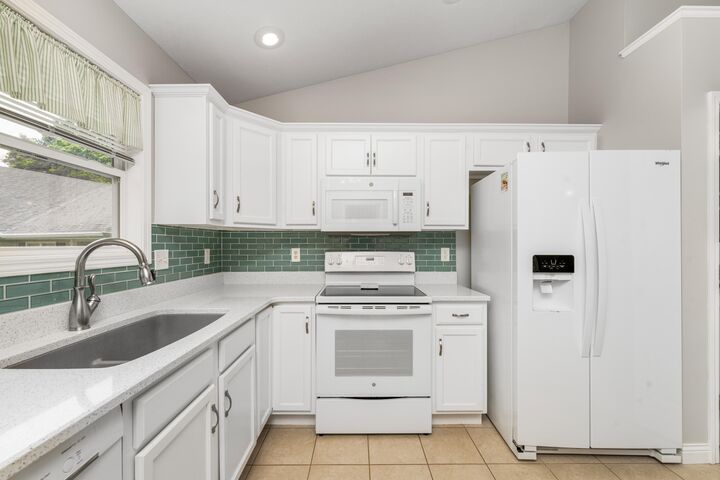 Property Photo:  9658 Palmetto Court  MI 49002 