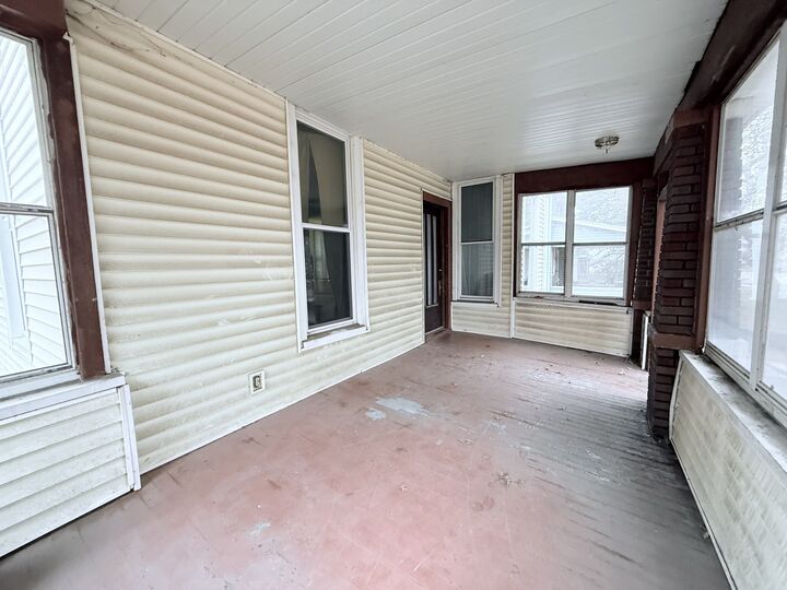 Property Photo: 613 N Center Street IL 61727