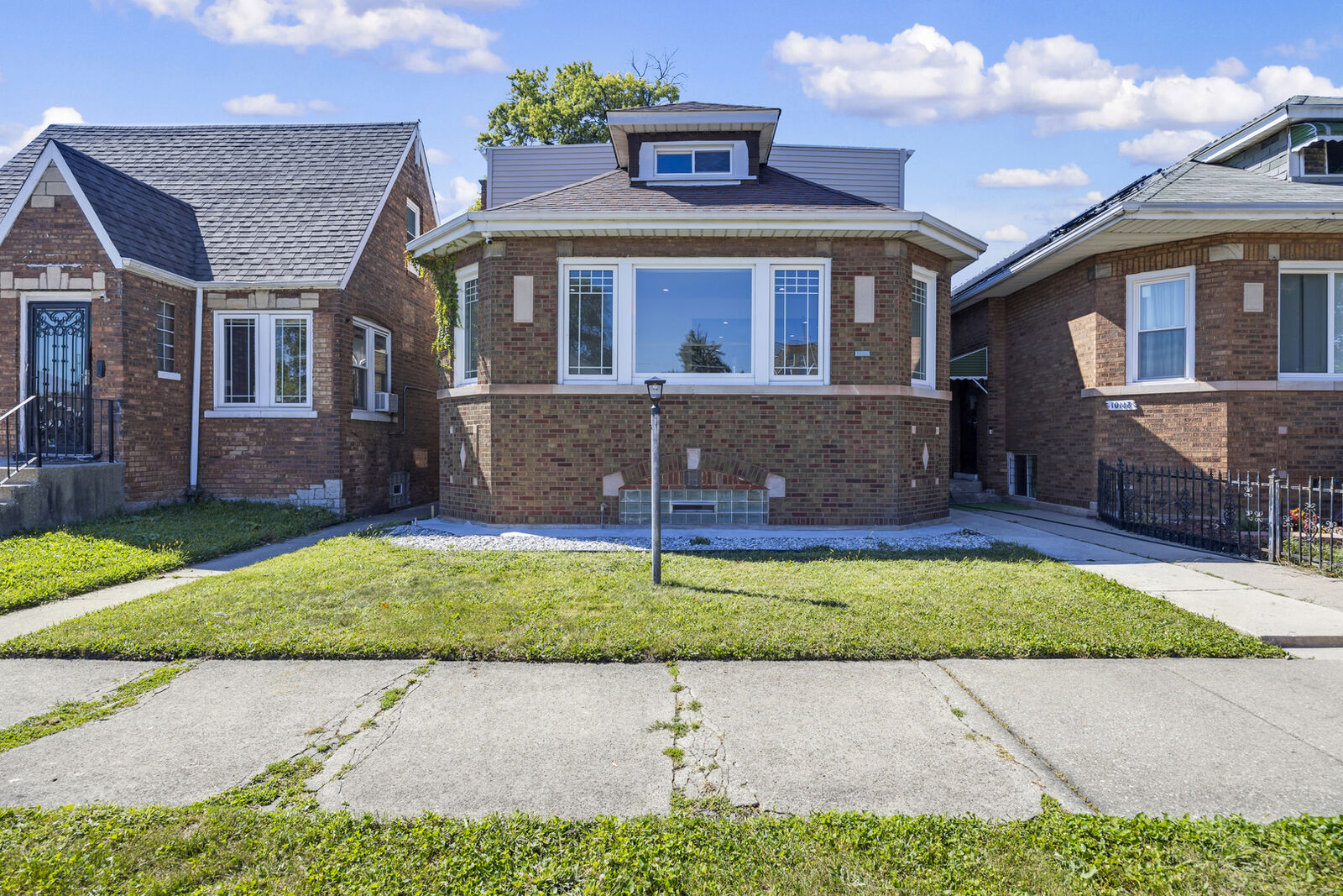 Property Photo: 10152 S Calumet Avenue IL 60628