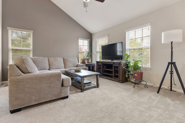 Property Photo: 1641 Sandcastle Lane IL 60140