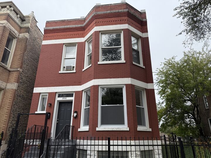 3906 W Flournoy Street  Chicago IL 60624 photo