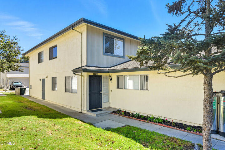 Property Photo:  1210 Carlsbad Place  CA 93003 