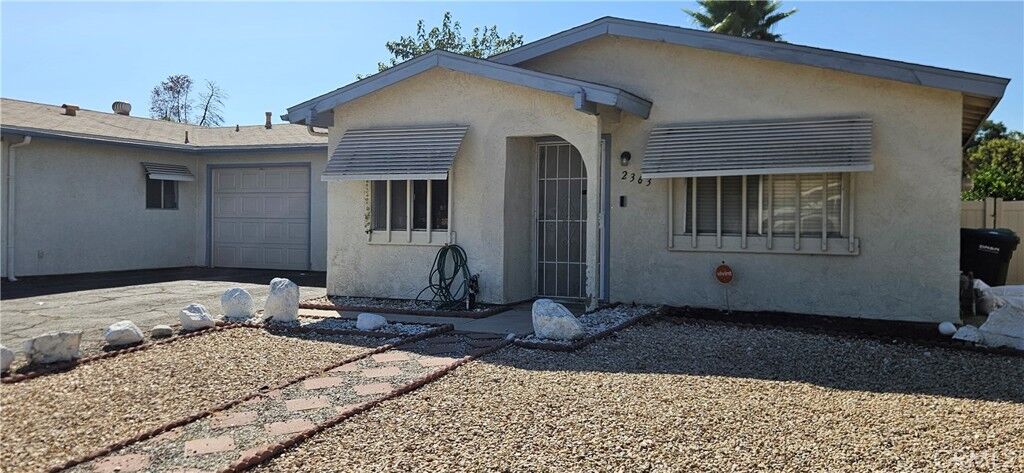 Property Photo:  2363 W Oakland Avenue  CA 92545 
