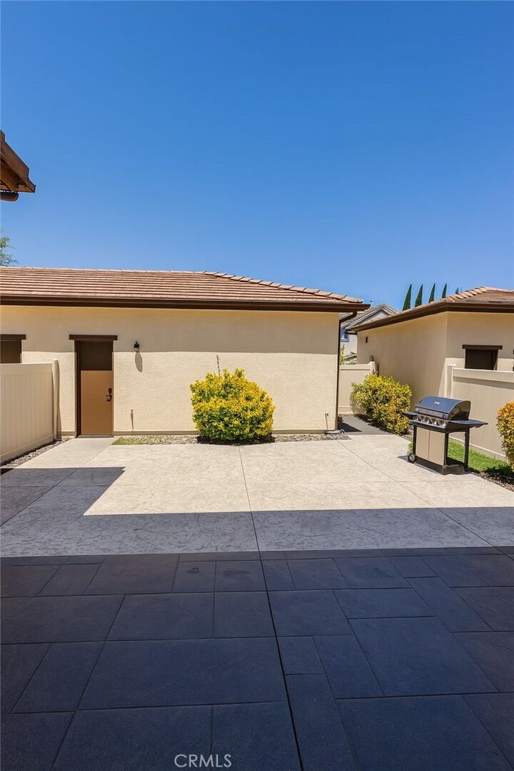 Property Photo:  6550 Eucalyptus Avenue  CA 91710 