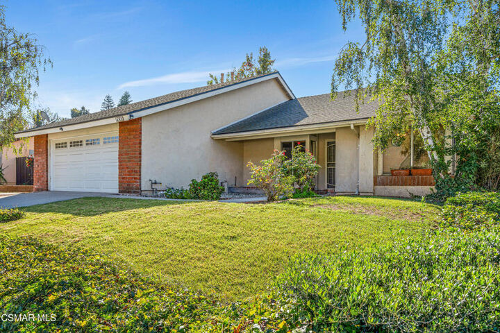 Property Photo: 462 Raindance Street CA 91360