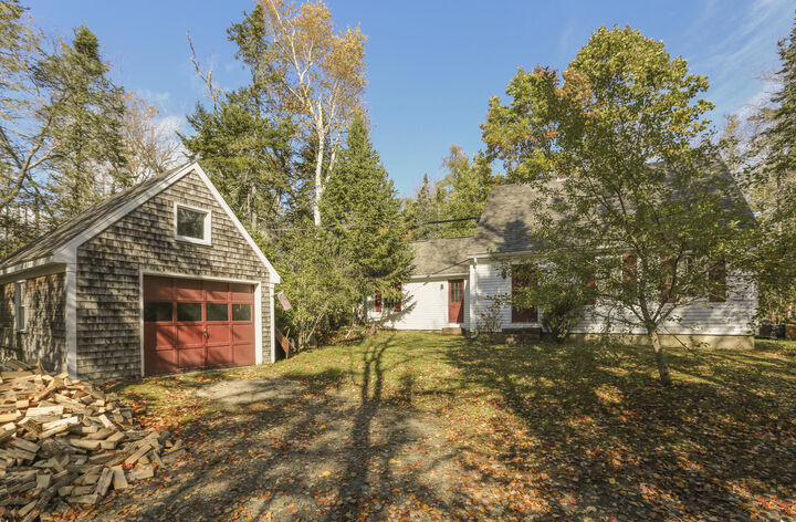 Property Photo:  8 Clipper Lane  ME 04981 