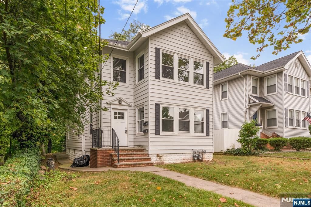 Property Photo:  402 Morse Avenue  NJ 07657 