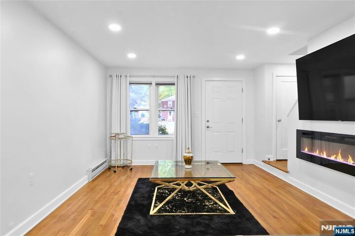 Property Photo: 130 Glenbrook Parkway 7D NJ 07631