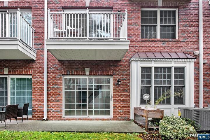 Property Photo: 121 Abbie Court NJ 07093