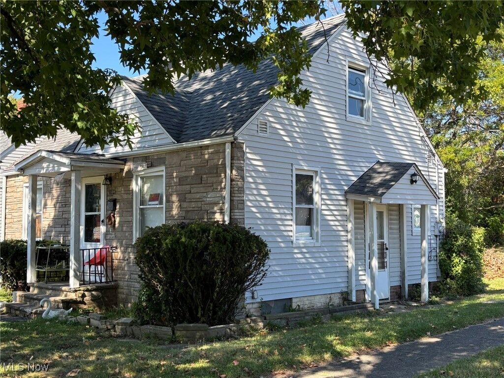 Property Photo:  16015 S Lotus Drive  OH 44128 
