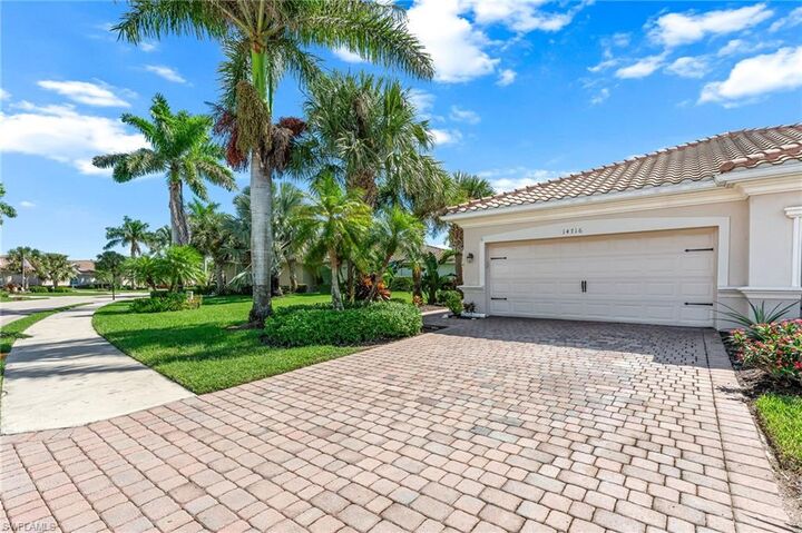 Property Photo: 14716 Cranberry Ct FL 34114